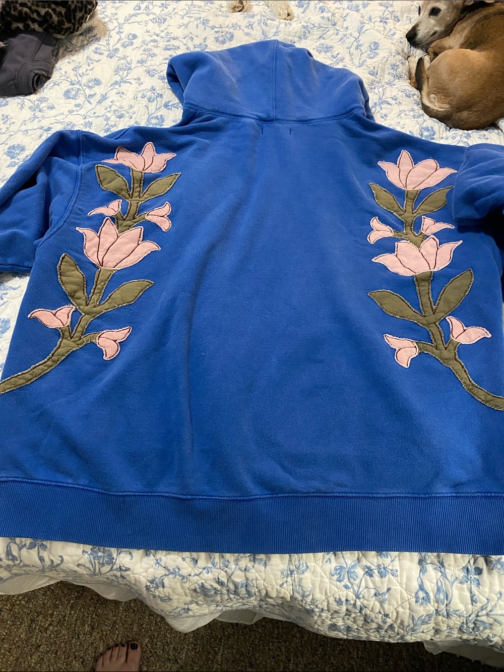 We The Free Blue It’s a Vibe flowers Hoodie - Picture 5 of 5